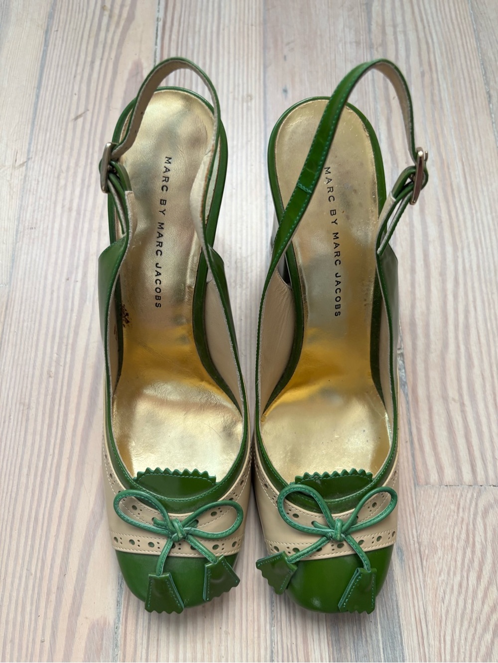 Marc by Marc Jacobs Green and Cream Peep-Toe Slingback Pumps with Bow